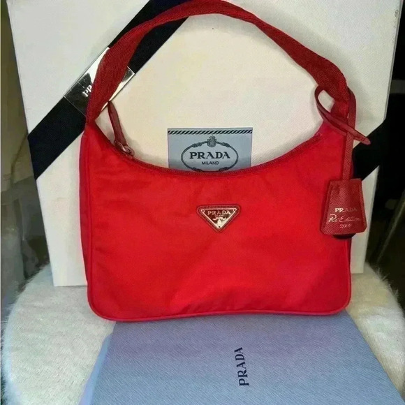 Prada Re-Edition 2000 Tessutto Mini Red Hobo Bag. - Picture 2 of 15